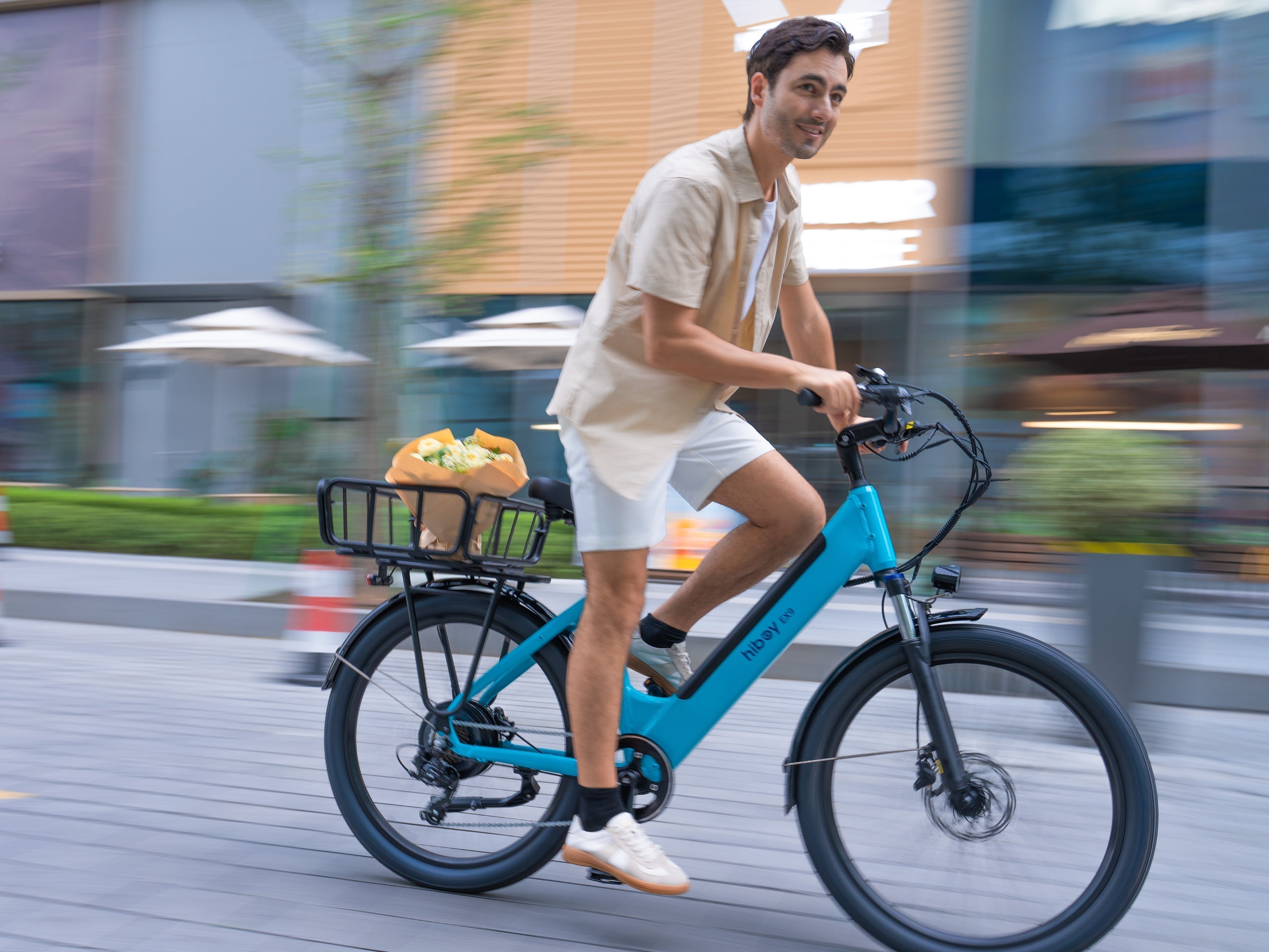 How to Ride an Electric Bike Safely in City Traffic